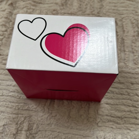 T-Mobile Tuesdays Mug Valentines Day Hearts Love Coffee Cup with Handle NEW - Picture 7 of 16